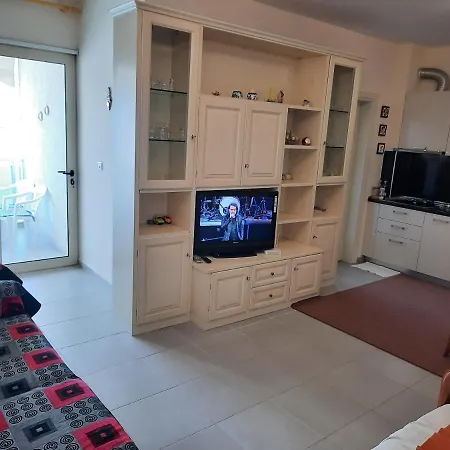 Apartment Apartament Me Pamje Nga Deti Ne Vijen E Pare
