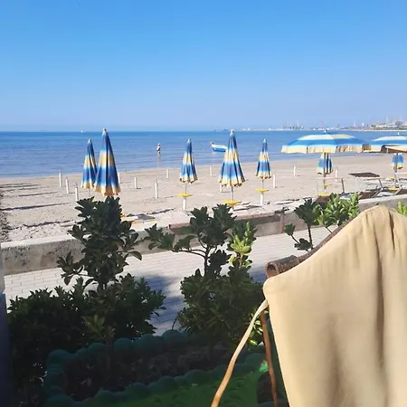 Apartament Me Pamje Nga Deti Ne Vijen E Pare Apartment