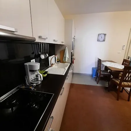 Apartament Me Pamje Nga Deti Ne Vijen E Pare Durres